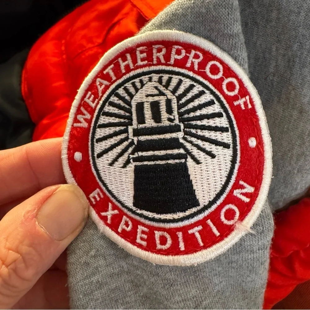 Weatherproof red black & gray puffer jacket with hood zip closure pockets, M.